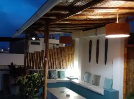 Casa Blanca Beach House - Punta Hermosa - Perú, hotel en Punta Hermosa