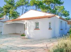 Three-Bedroom Holiday Home In La Tranche Sur Mer