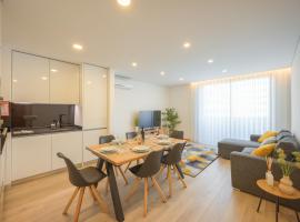 Alameda 74 Luxury Apartment & Parking by Home Sweet Home Aveiro, luxury hotel in Aveiro