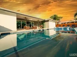 Miami Family Home 5BR Heated Pool & Jacuzzi L45