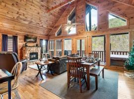 Cubby Bear Smoky Mountain Cabin - Summer Specials!, vila v destinaci Sevierville