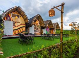 Strawberry Guyabano Farm, Hotel in Kabalen