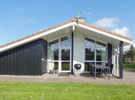 10 person holiday home in Løkken-By Traum, hotelli kohteessa Løkken