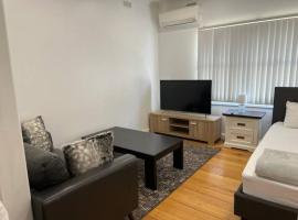 St Albans Alexina 1 - Near Shopping, rental liburan di St Albans