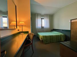 Hotel La Goletta, hotel v destinaci Binasco