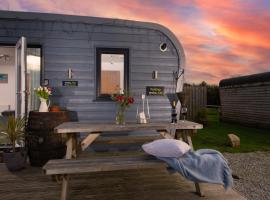 Wheal Tor- Beautifully Fitted Wooden Lodge Helston Cornwall, hotell sihtkohas Helston