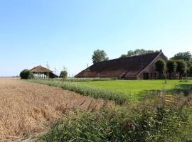 Hoogheem Erfgoed & Logies, cottage in Nieuwolda