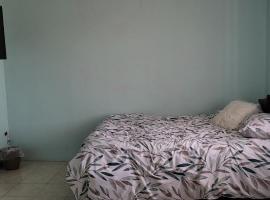 Habitación en casa particular, homestay in Monterrey