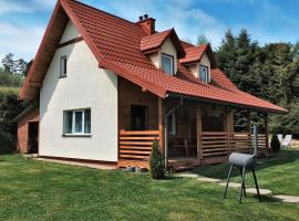 "Bieszczady 111"-domki nad Soliną tel, 607 - 197 - 316, nhà khách ở Polańczyk