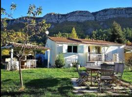 La maison des Pins, hotel din Saint-Julien-du-Verdon