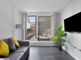 SPACIOUS, BRIGHT & Modern 1 & 2 bed Apartments at Sligo House - CENTRAL Watford, spa hotel in Watford