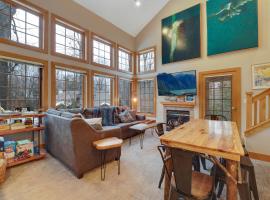 370 Disciples Village Condo, hotel din Boyne Falls