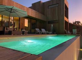 Casa con Piscina y terrazas, hotel v destinaci Lagunillas
