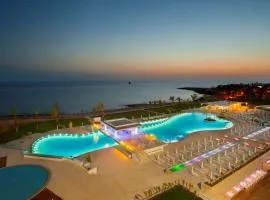 King Evelthon Beach Hotel & Resort