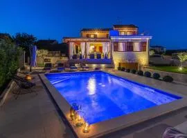 Awesome Home In Biograd Na Moru With 5 Bedrooms, Private Swimming Pool And Outdoor Swimming Pool