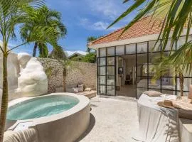 Luxe & Unique honeymoon Bocami Suites- 1 by OriVista