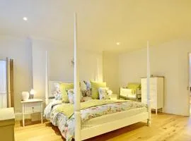 BRIGHTON BEACH APARTMENT Parking Free On-site EV
