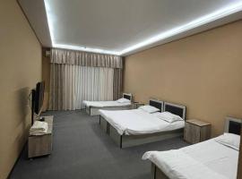 Sano Hotel, hotelli kohteessa Yunusobod