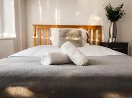 Homely Contractor House - Enjoy Free, Convenient Parking