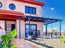 Villa Origo Mare 1236 in Majanicho, hotel in Lajares