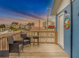 Parrot Head - Pet Friendly Beach Condo! Perfect for 6-7 guests!