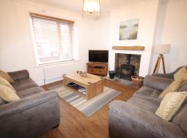Kindly Light Cottage, pet-friendly hotel in Amble