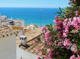 Burgau Charming House Loft, hotel la plajă din Burgau