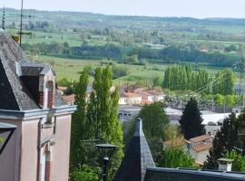 Maison cosy -15min Puy du Fou- Centre de Pouzauges, apartman u gradu Puzož