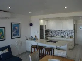 Accommodation Front - Luxurious 2 Sleeper Overlooking the Beachfront