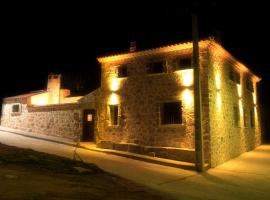 Casa Rural El Gorgocil, feriebolig i Puente del Congosto