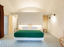 OTIUM Luxury studio apartment, feriebolig i Monte di Procida
