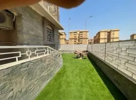 Lovely 3 bedroom ground floor flat. Private garden