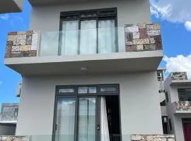 John House studio No 7