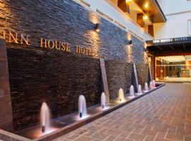 Inn House- SHA Extra Plus, hotel in Pattaya