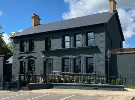 Luxurious Converted Old Victorian Bank Building