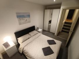 Lovely 2 bedroom serviced apartment in London, מלון ליד סבן סיסטרז, לונדון