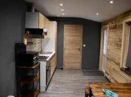 Logement in wood (400 mètres de Pairi Daiza)
