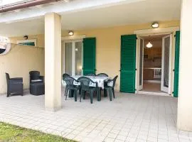 M329 - Marcelli, bilocale con giardino e garage