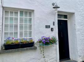 Pebble Cottage, pet-friendly hotel in Aberdyfi