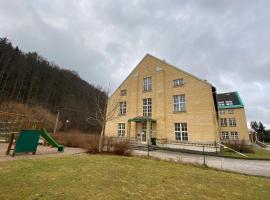 Středisko ekologické výchovy SEVER, hotel a Horní Maršov