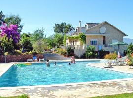 Villa De Rêve avec Piscine XXL Vue Panoramique, отель в городе Фундан