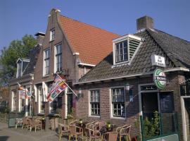 Hotel de Stadsboerderij/ Eetcafé de Brabander, hotel v destinaci Hindeloopen