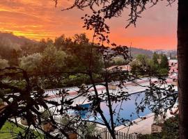 Quinta com piscina exclusiva e experiências únicas, hotel with parking in Aveiras de Baixo