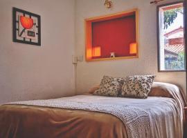 HERMOSO ALOJAMIENTO TEMPORARIO KAYA, hotel in Villa Giardino