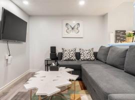 해밀턴에 위치한 호텔 Cozy nest basement unit