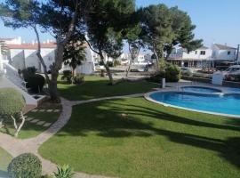 VILLA PILAR 2, hotell i Port d'Addaia