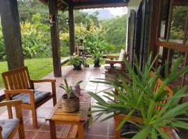 Sitio Santa Clara, hotel with pools in Teresópolis