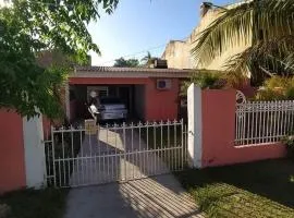 Casa com piscina Laranjal