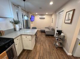 La Casita de Whittier, Private Unit w/patio area, Disney, Biola, Knotts