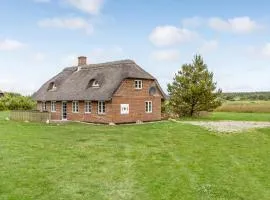 Beautiful Home In Ulfborg With Kitchen